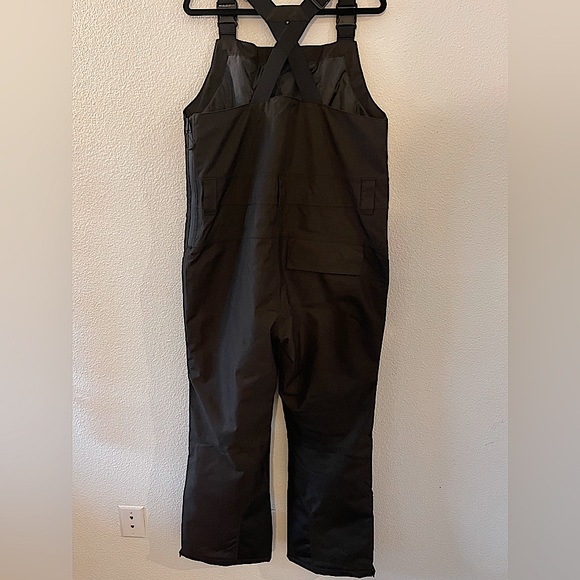 SUPERDRY Freeride Snow pants with Bib - Picture 2 of 9